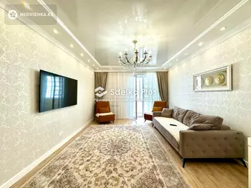 4-комнатная квартира, этаж 4 из 8, 140 м²