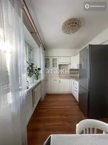 1-комнатная квартира, этаж 3 из 9, 42 м²
