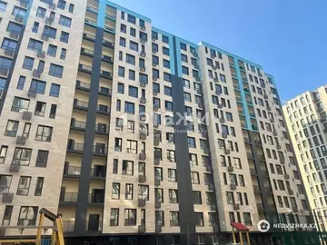 4-комнатная квартира, этаж 3 из 13, 83 м²