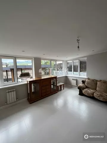 2-комнатная квартира, этаж 1 из 3, 70 м²