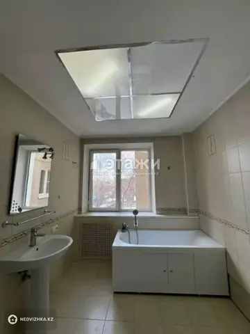 2-комнатная квартира, этаж 3 из 9, 69 м²