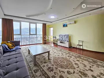 4-комнатная квартира, этаж 18 из 20, 164 м²