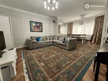 4-комнатная квартира, этаж 4 из 32, 195 м²