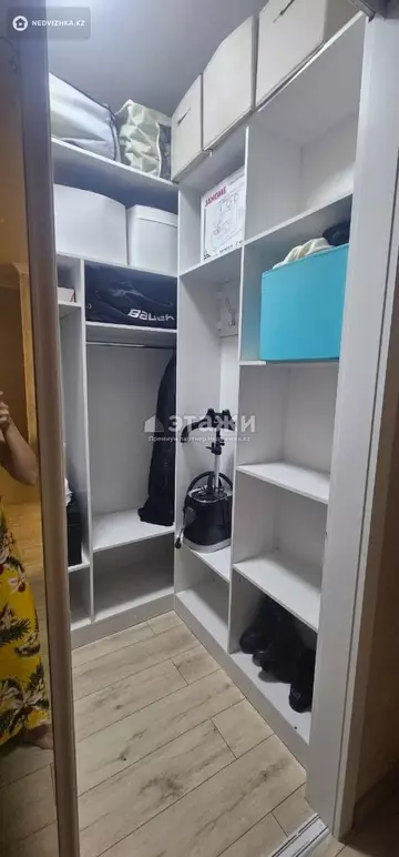 2-комнатная квартира, этаж 10 из 18, 74 м²