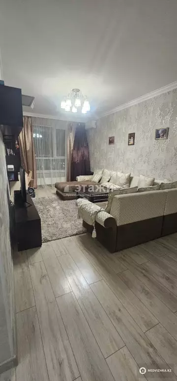 2-комнатная квартира, этаж 10 из 18, 74 м²
