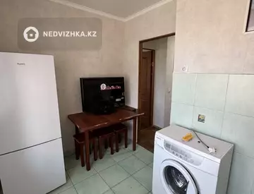 2-комнатная квартира, этаж 3 из 3, 40 м²
