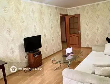 3-комнатная квартира, этаж 4 из 5, 62 м²