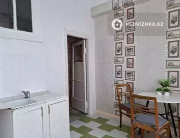 3-комнатная квартира, этаж 4 из 4, 65 м²