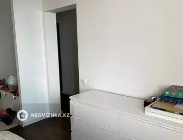 2-комнатная квартира, этаж 4 из 12, 54 м²