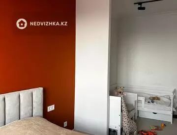 2-комнатная квартира, этаж 4 из 12, 54 м²