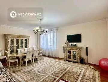 4-комнатная квартира, этаж 11 из 12, 182 м²