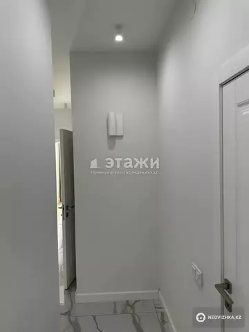 4-комнатная квартира, этаж 10 из 12, 100 м²