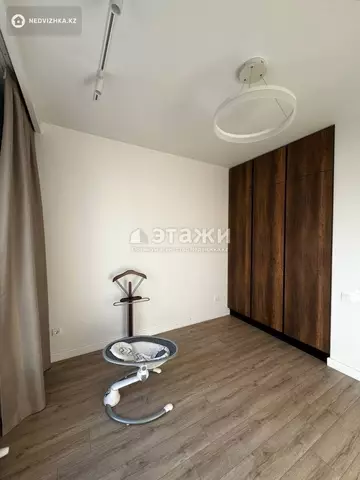 4-комнатная квартира, этаж 10 из 12, 100 м²