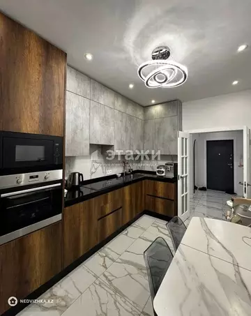 4-комнатная квартира, этаж 10 из 12, 100 м²