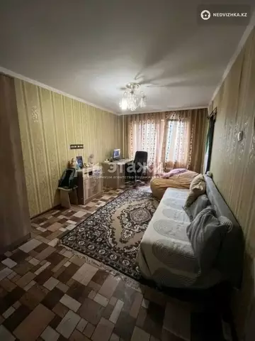 2-комнатная квартира, этаж 3 из 5, 43 м²