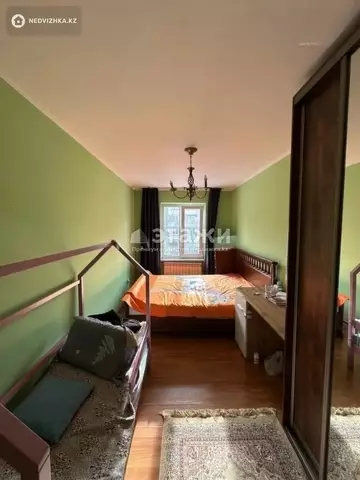 3-комнатная квартира, этаж 4 из 5, 60 м²