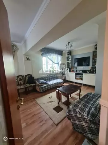 3-комнатная квартира, этаж 1 из 5, 71 м²