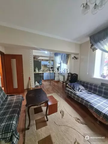 3-комнатная квартира, этаж 1 из 5, 71 м²