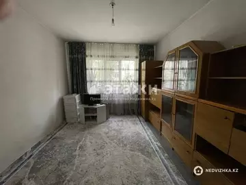 1-комнатная квартира, этаж 3 из 5, 42 м²