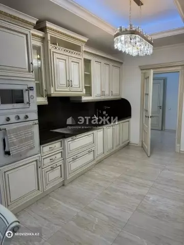 2-комнатная квартира, этаж 2 из 10, 96 м²