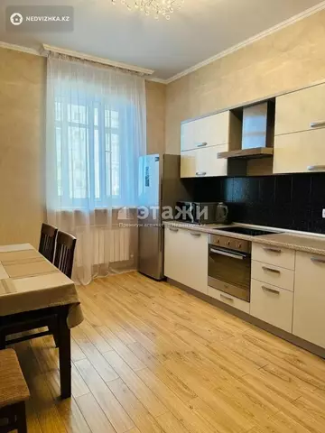 2-комнатная квартира, этаж 6 из 20, 90 м², на длительный срок