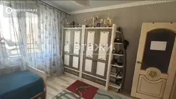 4-комнатная квартира, этаж 9 из 16, 102 м²