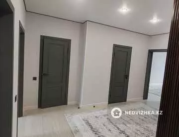 2-комнатная квартира, этаж 8 из 9, 70 м², на длительный срок