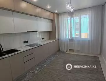 2-комнатная квартира, этаж 8 из 9, 70 м², на длительный срок