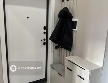 2-комнатная квартира, этаж 10 из 12, 42 м², на длительный срок