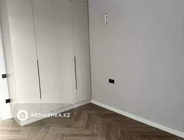 2-комнатная квартира, этаж 10 из 12, 42 м², на длительный срок