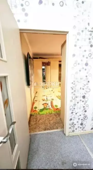 1-комнатная квартира, этаж 3 из 4, 33 м²