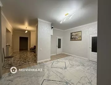 5-комнатный дом, 9 соток, 240 м²