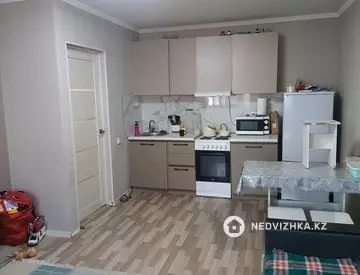 2-комнатная квартира, этаж 3 из 5, 42 м²
