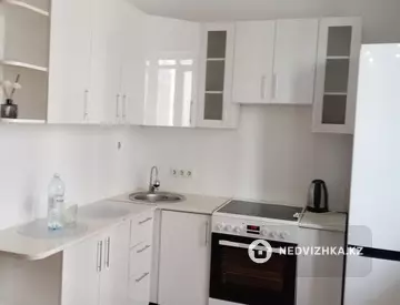 1-комнатная квартира, этаж 7 из 8, 54 м², посуточно