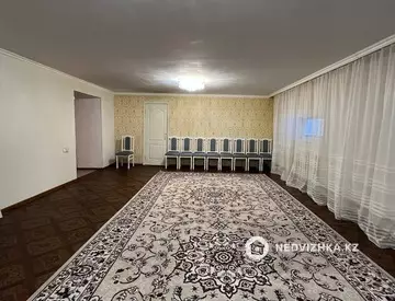 5-комнатный дом, 10 соток, 260 м²