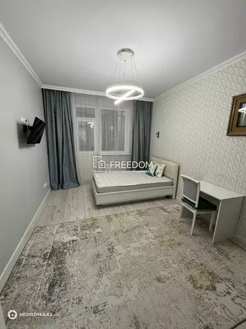 4-комнатная квартира, этаж 2 из 10, 125 м²