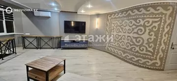 5-комнатная квартира, этаж 4 из 5, 165 м², на длительный срок