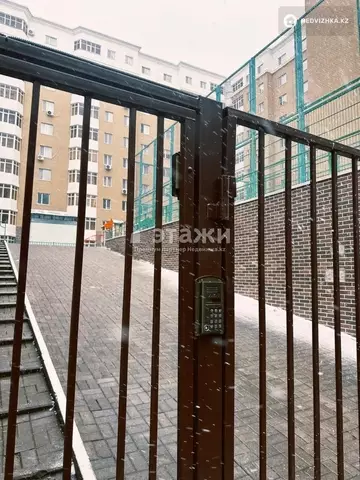 2-комнатная квартира, этаж 10 из 10, 40 м²