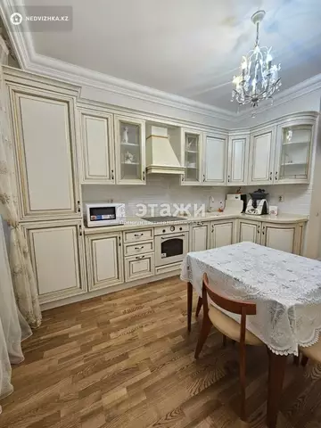 2-комнатная квартира, этаж 7 из 10, 108 м²