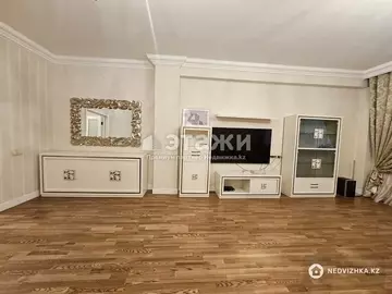 2-комнатная квартира, этаж 7 из 10, 108 м²