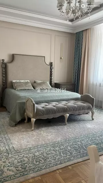 3-комнатная квартира, этаж 8 из 12, 130 м²