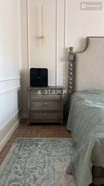 3-комнатная квартира, этаж 8 из 12, 130 м²