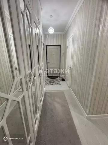 2-комнатная квартира, этаж 4 из 10, 72 м²