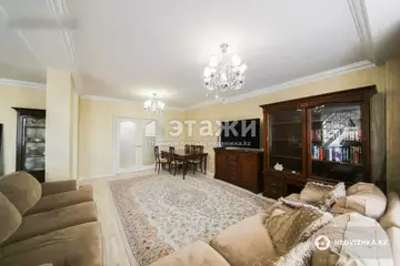 4-комнатная квартира, этаж 5 из 7, 193 м²