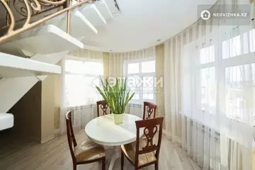 4-комнатная квартира, этаж 5 из 7, 193 м²