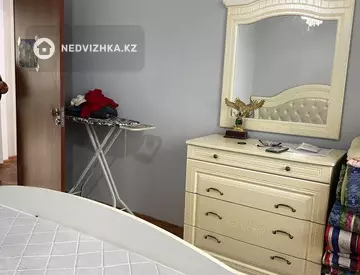 2-комнатная квартира, этаж 3 из 4, 52 м², на длительный срок