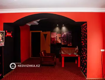 14-комнатный дом, 6 соток, 430 м²