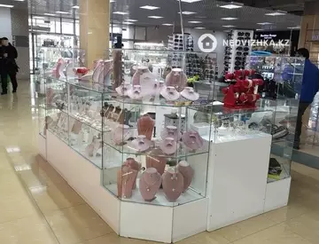 Готовый бизнес, в торговом центре, этаж 1 из 3, 6 м²