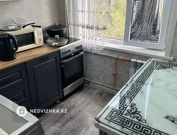 2-комнатная квартира, этаж 4 из 5, 42 м²
