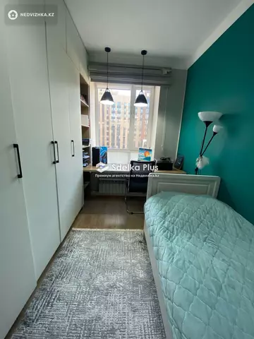 4-комнатная квартира, этаж 3 из 9, 93 м²